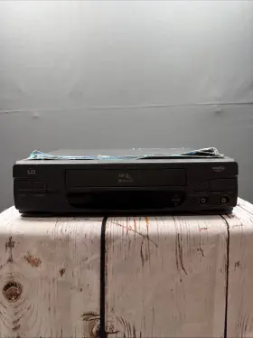 580.55144490 Sears 580.5514449 Lxi Series Vcr Vhs Model No Remote Powers On