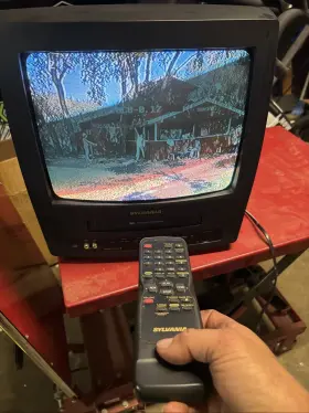 13yt-j100 Sharp Vintage 13 Inch Crt/vcr Combo
