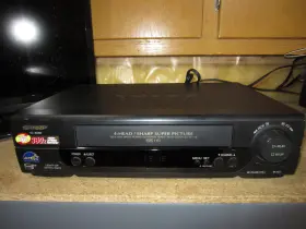 Vc-588 Sharp Vhs Vcr Player / Recorder 4 Head - Tested Works No Remote