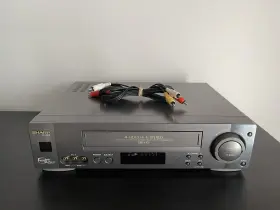 Vc-h976u Sharp 4 Head Hi-fi Stereo Vcr Vhs Player With Av Cable No Remote Tested