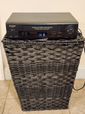 Vc-h992au Sharp Vhs 4 Head Vcr Tested And Works With No Remote