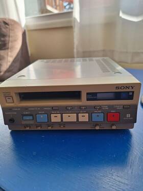Sony Evo-520p Evo-520 Video Cassette Recorder Untested Powers On No Remote