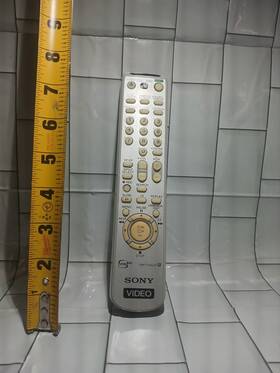 Sony Rmtv402b A Remote Control Its Designed For Use With Vcr Dvd Cassette
