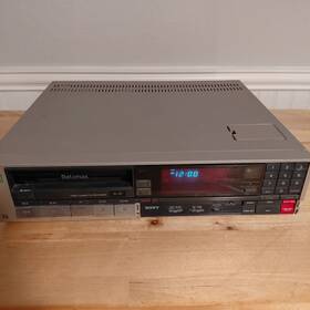 Sony Sl-90 Vtg Betamax Video Cassate Recorder Powers On Sold As Is Read
