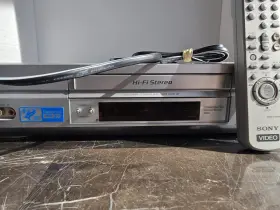 Slv-b750 Sony Video Cassete Player With Remote
