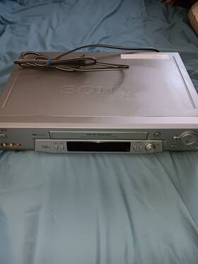 Sony Slv-n81 Vhs Player Vcr Hifi 4 Head Works Tested Video Tape