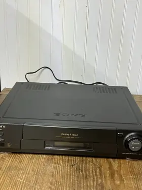 Slv-x611 Sony Vcr Vhs Video Cassette Player Parts Or Repair