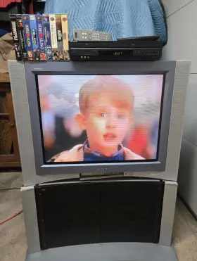 Kv-32fv310 Sony Slvd28p Holy Grail Crt And Cd/vcr Combo W Original Stand Remote