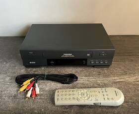 Sony W403 Toshiba Vcr Vhs Player With Remote And Cables 4 Head Hi-fi Video Recorder Tested