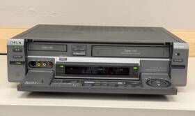 Sony Wv-sw1 Hi8 / Super Vhs Vcr Combo Japan Model Powers On For Repair