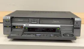 Wv-sw1 Sony Hi8 / Super Vhs Vcr Combo Japan Model Powers On For Repair