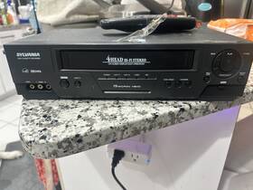 Sylvania 6260vc Vcr. Tested Works. Has Remote Vhs