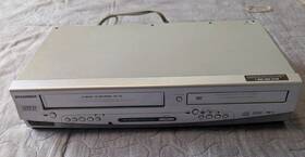 Sylvania Dv220sl8a Dvd Vhs Player/recorder - Partial Works
