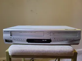 Dvc860e Sylvania Progressive Scan Dvd/vcr Combo Tested Perfect - No Remote