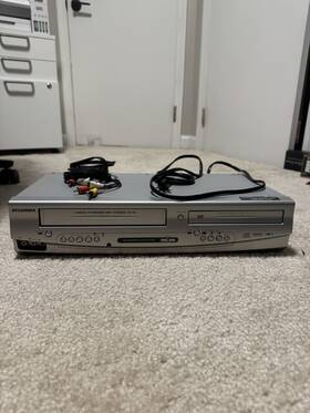 Sylvania Dvc865f Dual Deck Vhs/dvd Combo Vcr Player - Tested And Working