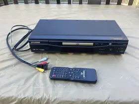 Srdv100 Sylvania Vhs Player With Remote And Audio/video Cable