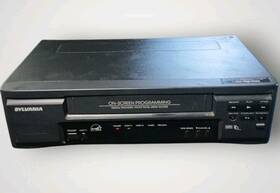 Sylvania Srv202 Vcr Player Vhs Tested Works No Remote / Cables Included