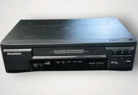 Srv202 Sylvania Vcr Player Vhs Tested Works No Remote / Cables Included