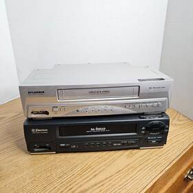 Sylvania Symphonic 6240vf Emerson Silver Black 4 Head Stereo Video Cassette Recorders Lot Of 2