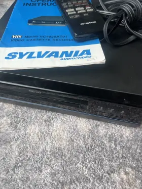 Vc4115at01 Sylvania Vhs Model Video Cassette Recorder