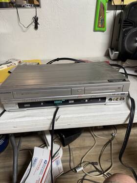 Sylvania Zv420sl8 Dvd Recorder Vcr Vhs Combo Dubbing Player No Remote - Tested