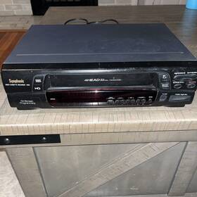 Symphonic 7880 4 Head Digital Tracking Vcr Model Works - Without Remote