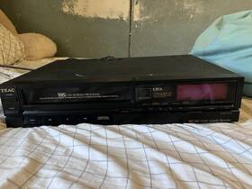 Teac D31916457 Mv-385 Vhs Player With Remote Turns On For Parts Or Repair Read Below