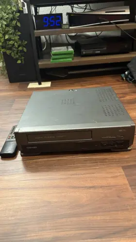 M-2390 Toshiba Vcr With Remote Untested Unit