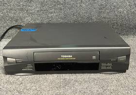 Toshiba M-265 Video Cassette Recorder Pro Drum / Easy-icon-osp Ac 120v In Black
