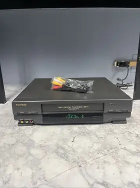 M-657 Toshiba Vcr 4 Head Hifi Vhs Video Cassette Recorder Player With Rca Cords