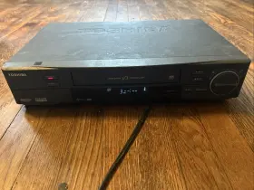 M-784 Toshiba Vcr 6 Head System Video Cassette Recorder No Remote