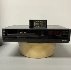 M-7850 Toshiba Vintage Video Cassette Record Vhs Player Original Remote Working