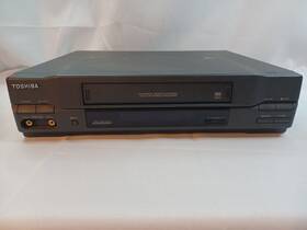 Toshiba M462 Vcr 4 Head High Speed Rewind Powers On Untested Used