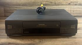 Toshiba M635 M-635 4 Head Hi-fi Stereo Vhs Player Vcr Pro Drum With Av Cable