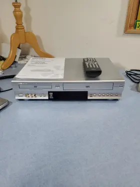 Sd-v390 Toshiba Vcr Dvd Vhs Video Cassette Recorder Combo Parts Or Repair