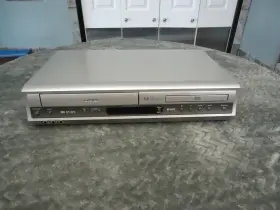 Sd-v391 Toshiba 4 Head Hi Fi Stereo Vcr / Dvd Combo With Dts Works Great