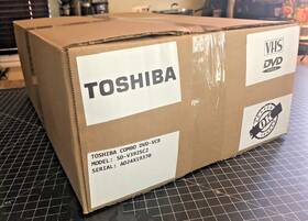 Toshiba Sd-v392sc2 Sqpb S-vhs Vhs Vcr/dvd Combo Player With Rem Man Cbls And Batts