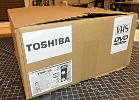 Toshiba Sd-v395kc Sqpb S-vhs Vhs Vcr/dvd Combo Player With Rem Man Cbls And Batts