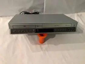 Sd-v596su Toshiba Vintage Dvd/vcr Combo Player Hdmi Vhs Recorder Works See Video