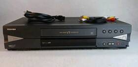 Toshiba Toshiba-m-744 Rare M-774 Vcr Vhs Player 4 Head Hifi Plus Works Great No Remote