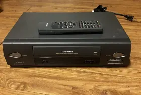 Toshiba-m655 Toshiba Vcr M-655 4 Head Hi-fi Plus Vhs Player With Remote - Works Great Free Ship