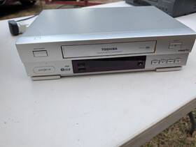 Toshiba V-241uk Vhs Vcr Video Cassette Recorder Videoplus Remote Stge