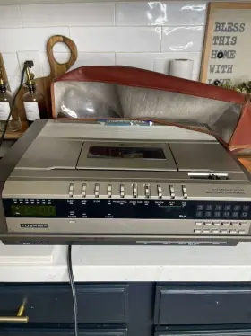 V-8000t Toshiba 1981 Betamax Video Cassette Recorder Model