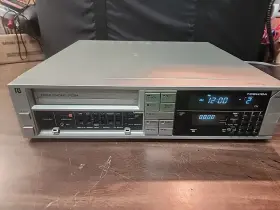 V-s36 Toshiba Beta Betamax Vcr Deck Player Untested - Powers On