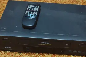 Vc-406 Toshiba 4-head Vhs Vcr Video Cassette Player With Remote Control