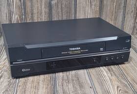 Toshiba W-422 Vhs Vcr Video Cassette Recorder Player Tested No Remote