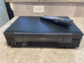 Toshiba W-528 Video Cassette Recorder With Remote Tested Great Working Condition