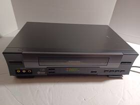 Toshiba W-52818w Vcr Has Remote Goplays Vhs Tapes Black In Good Condition