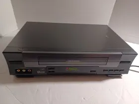 W-52818w Toshiba Vcr Has Remote Goplays Vhs Tapes Black In Good Condition W-52818w Toshiba Vcr Has Remote Goplays Vhs Tapes Black In Good Condition