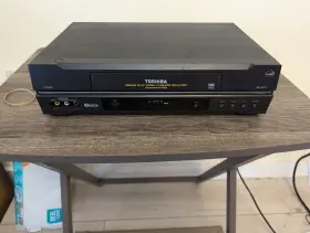 W-552 Toshiba 4 Head Hi-fi Stereo Vcr Player Recorder No Remote